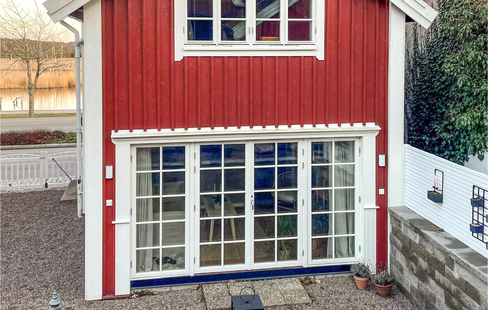 1 Bedroom Lovely Home In Moensteras 外观 照片